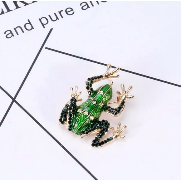 Gold plated green crystal frog necklace/brooch - Picture 8 of 15